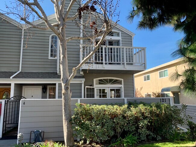 Building Photo - 121 S Lucia Ave