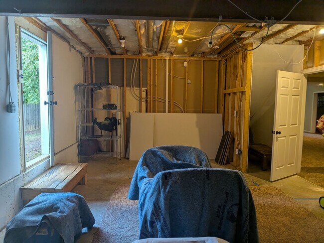 Foto del edificio - 4108 Cedar Crest Ln