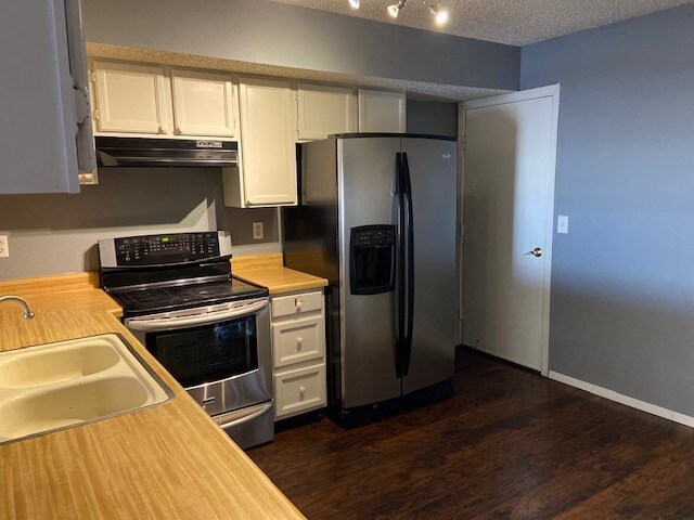 Photo - 7508 Banner Ct House