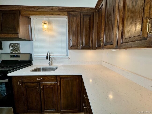 Foto del edificio - 15-14 200th St