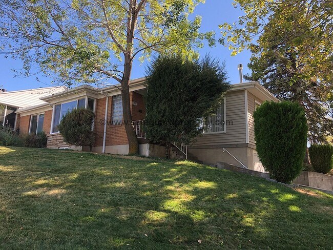 Foto del edificio - Great 3 Bedroom Duplex