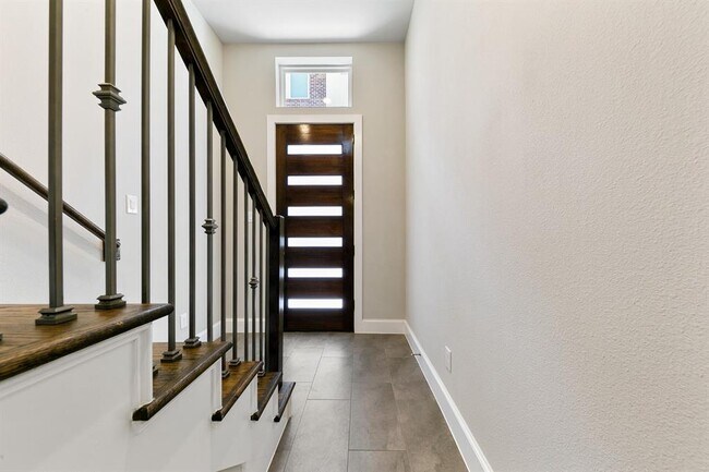 Foto del edificio - 5521 Larkin St