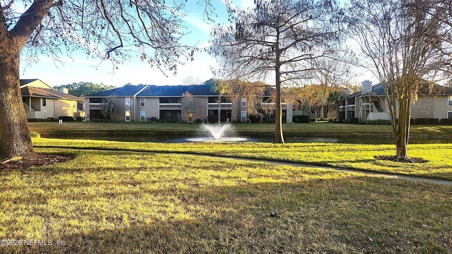 Foto del edificio - 10200 Belle Rive Blvd