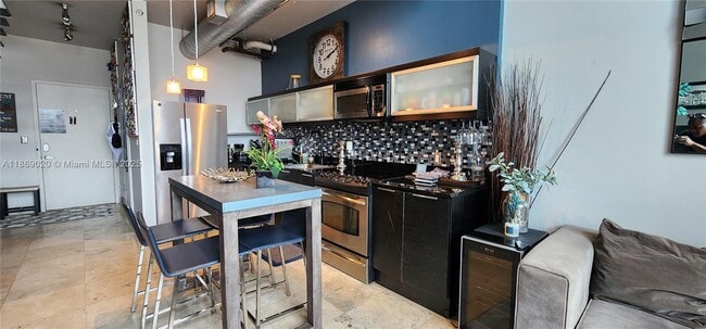 Building Photo - 690 SW 1st Ct