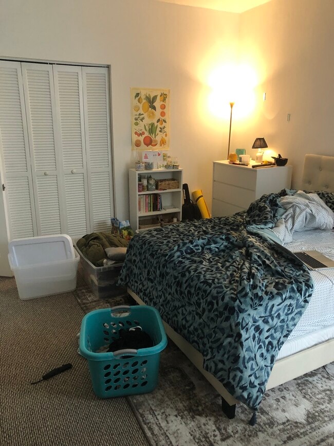 Bedroom - 1706 Floyd Ave Apartments