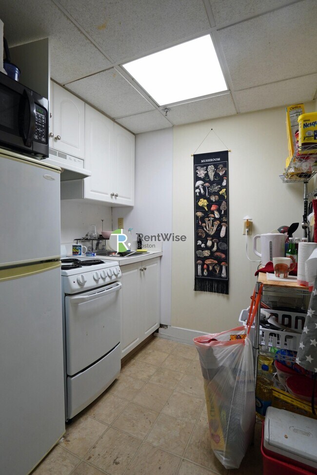 Building Photo - 62 Boylston St