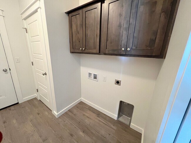 Foto del edificio - Well Kept Single Family Detached Home with...