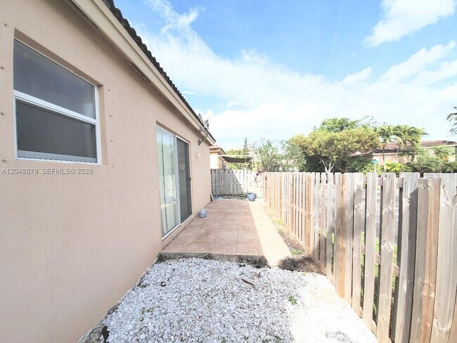 Foto del edificio - 21460 SW 90th Ct