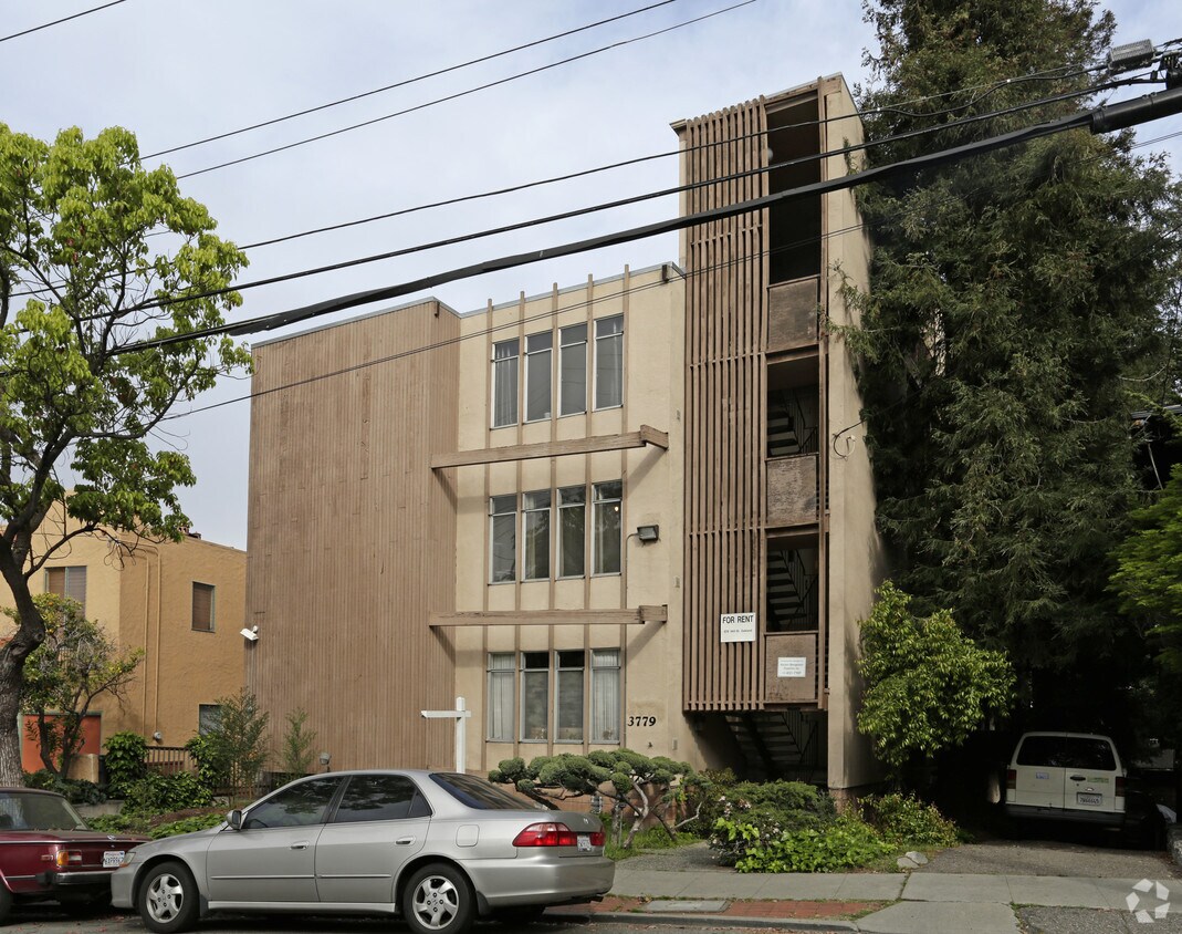 Building Photo - 3779 Harrison St