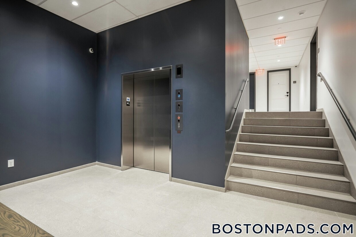 Foto del edificio - 100 Hemenway St