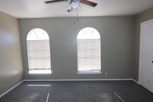 Foto del edificio - 1021 Park Meadow Dr