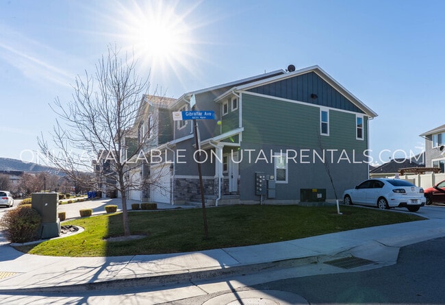 Building Photo - 8209 N Cedar Springs Rd