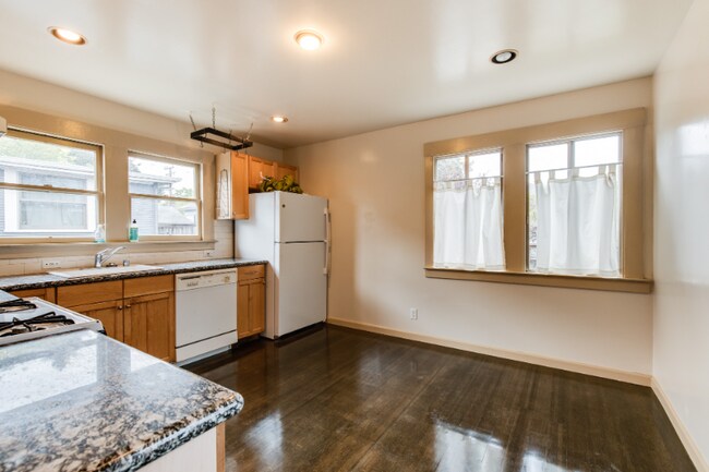 Photo - 2605 Fulton St Apartment