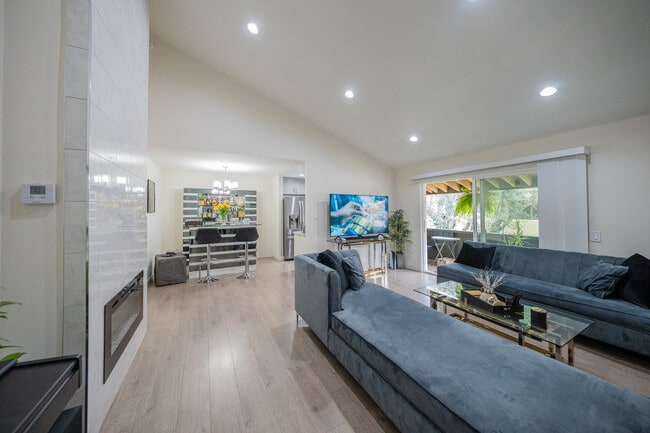 Foto del edificio - 15425 Sherman Way