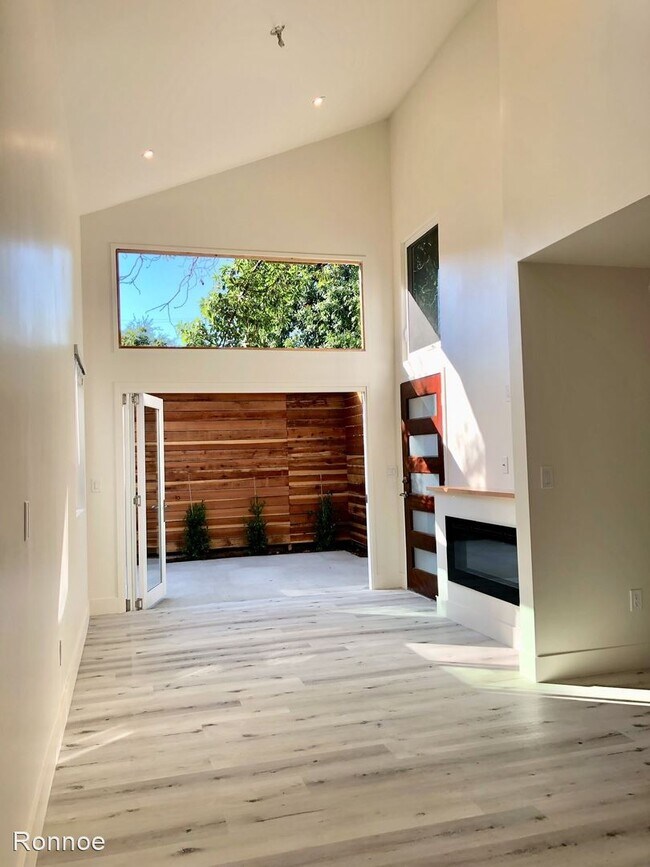 Building Photo - 2038 Modoc Rd