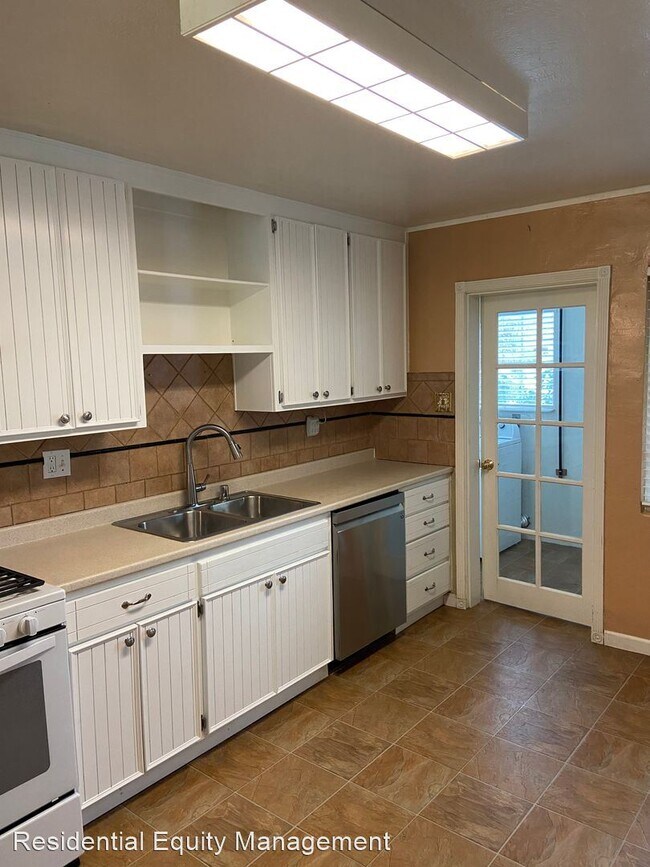 Building Photo - 3 br, 1 bath House - 1006 Melrose Avenue