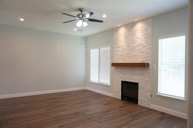 Foto del edificio - 2003 Magnolia Crest Ln