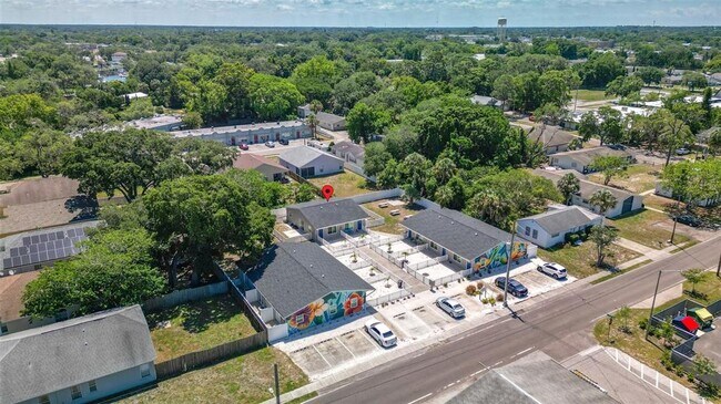 Foto del edificio - 5640 River Rd