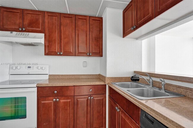 Building Photo - 7601 E Treasure Dr