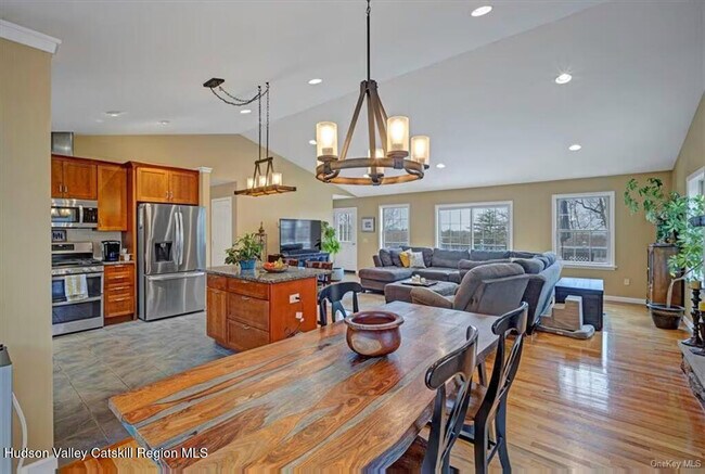 Foto del edificio - 83 Soper Rd