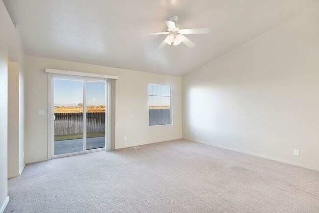 Foto del edificio - Adorable 3 bed 2 bath home in a quite Cald...