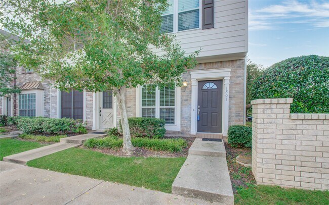 Building Photo - 2910 Grants Lake Blvd