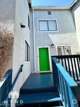 Building Photo - 4033 Lincoln Ave
