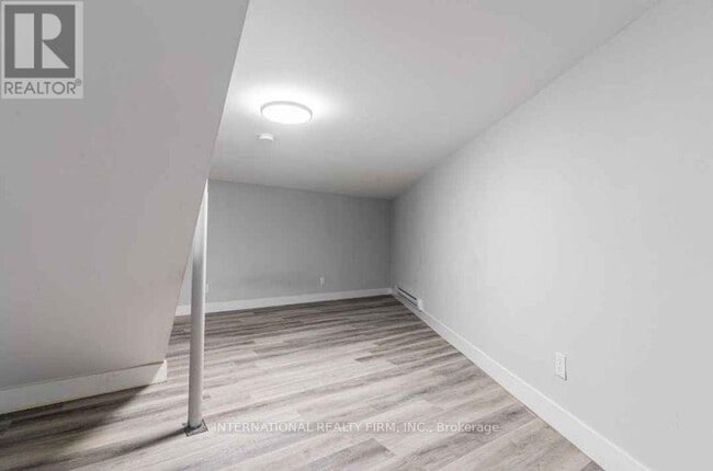 Photo du bâtiment - 349 Hamilton Rd