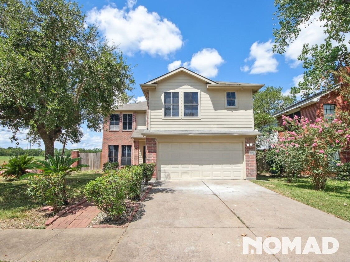 Primary Photo - 5 Bed, 3 Full Bath Single Family Home in M...