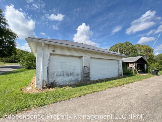 Building Photo - 3 br, 2 bath House - 2460 Lakeview Ave.