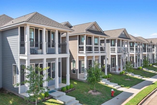 Foto del edificio - 304 Redmond Dr
