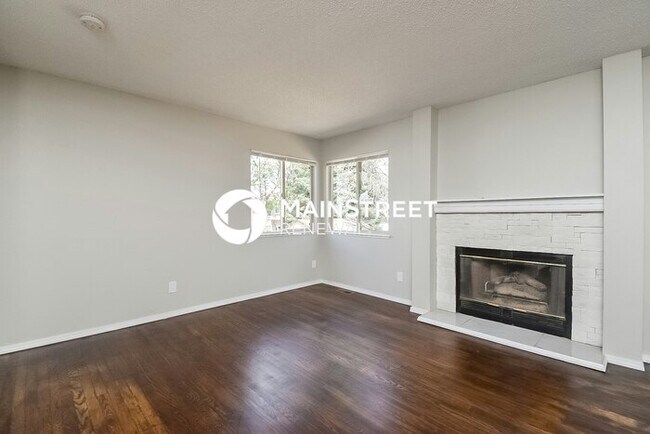 Building Photo - 3 Bedroom Pet-Friendly Home in Colorado Sp...