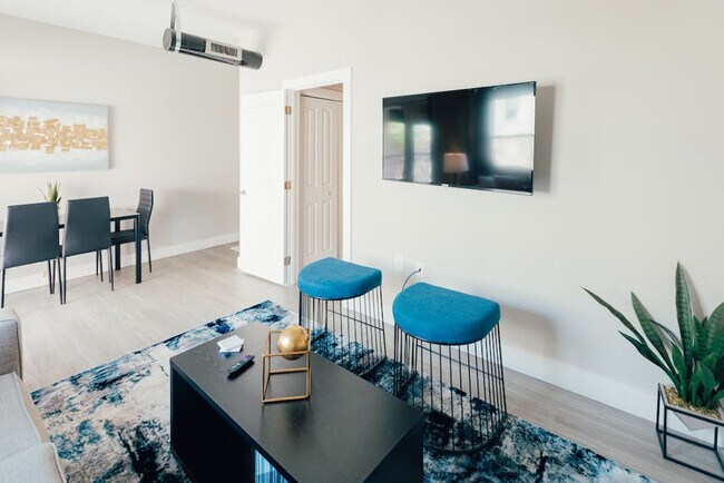 Building Photo - 202 E Main St