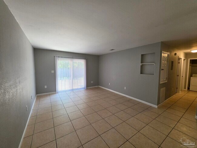 Foto del edificio - 3346 Green Briar Cir