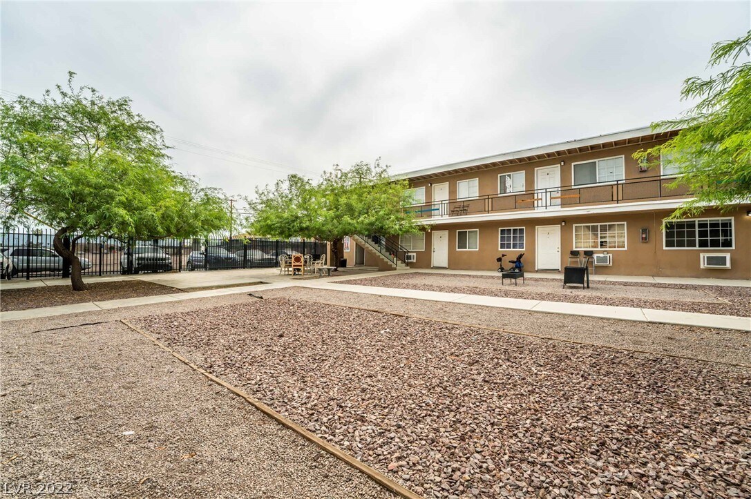 Primary Photo - 2304 Sunrise Ave