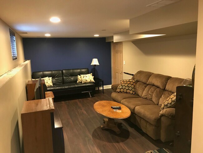 Foto del edificio - 605 McCarthy Rd