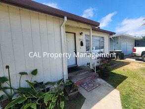 Building Photo - 430 E Laurel Dr