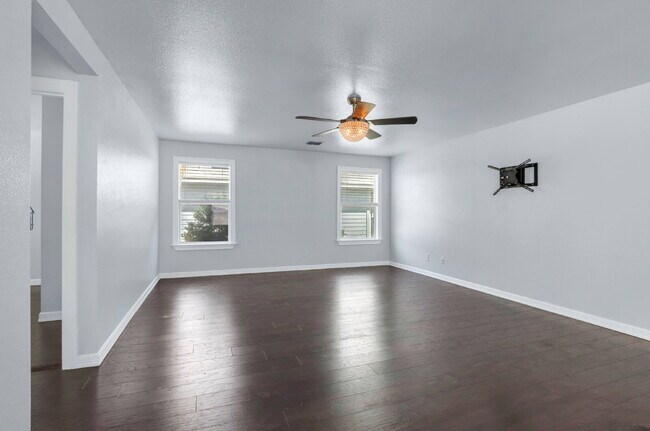 Foto del edificio - 7831 Saddle Run