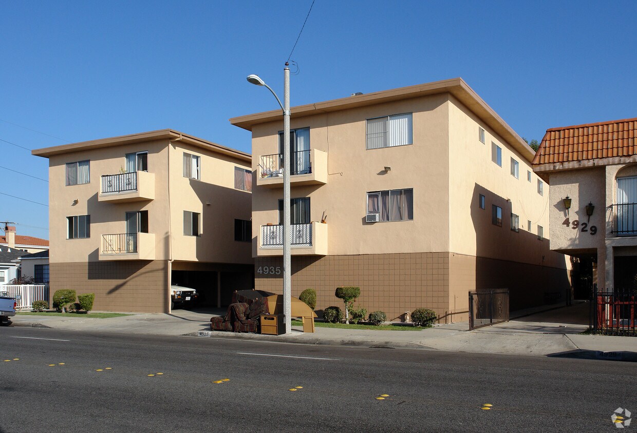Building Photo - Rosewood Apartments