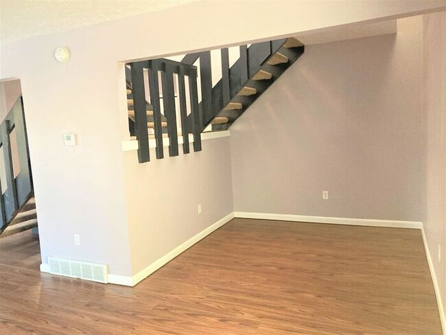 Building Photo - 377 Pleasant Meadows - 2 Bedroom 1.5 Bathr...