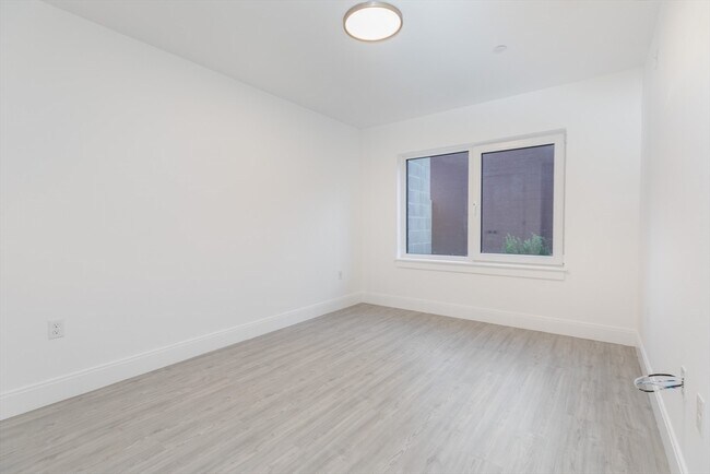 Foto del edificio - 42 N Beacon St