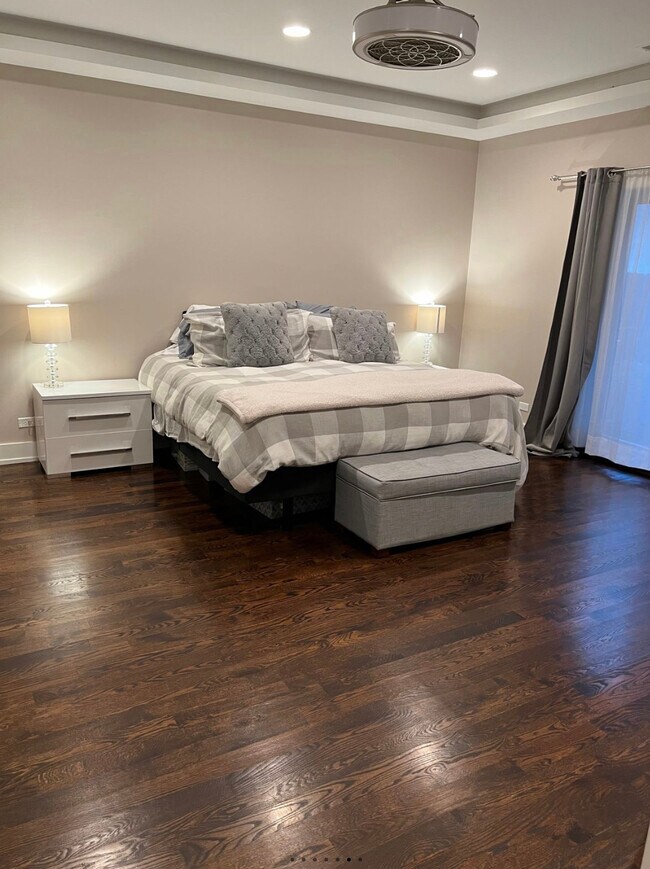 Foto del edificio - 2548 W Irving Park Rd