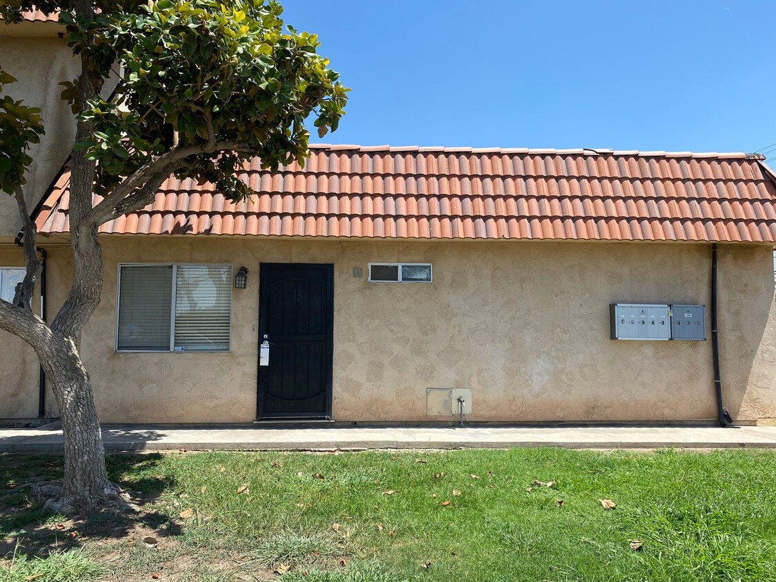 Building Photo - Charming apartment for rent in Visalia