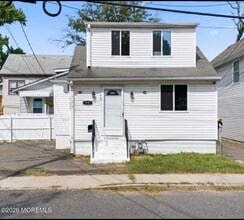 Building Photo - 73 Oak St