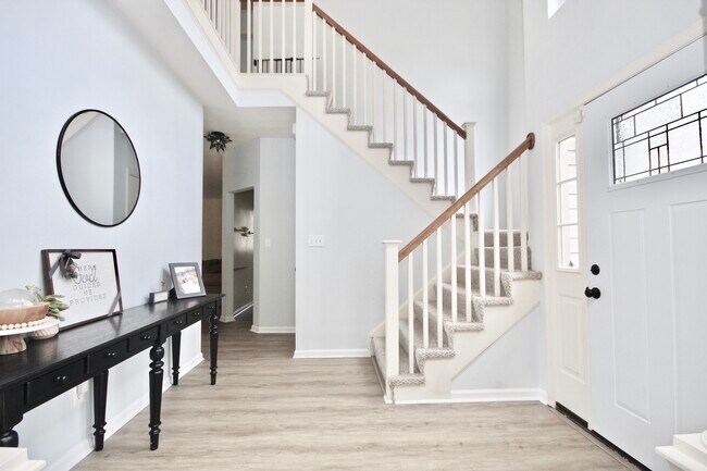 Building Photo - 2501 Penshurst Way
