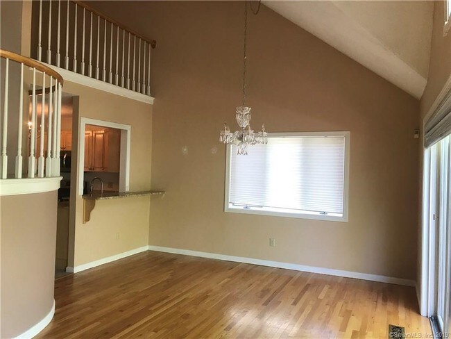 Foto del edificio - 3265 Whitney Ave