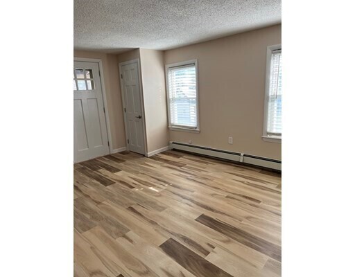 Building Photo - 14 Buel Pl