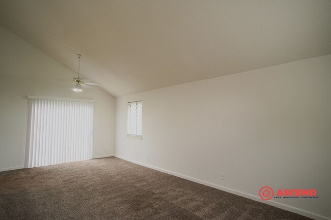 Building Photo - Beautiful 3 bedroom home in Northwest Bakersfield!!