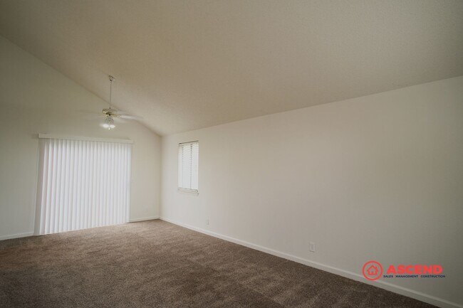 Foto del edificio - Beautiful 3 bedroom home in Northwest Bakersfield!!