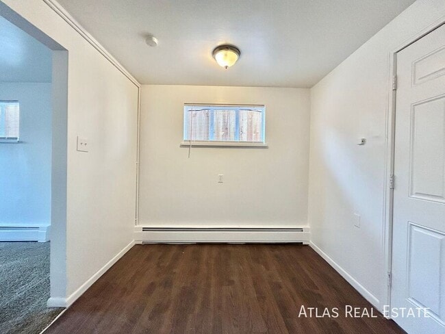 Foto del edificio - 878 Linley Ct